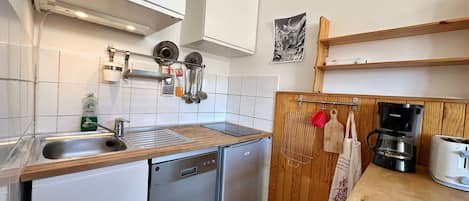 Fridge, microwave, dishwasher