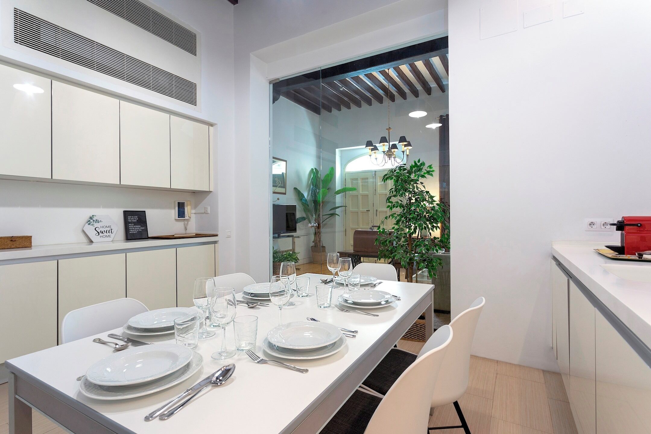 Apartamento (3 Bedrooms) | Servicio de comidas en la habitación