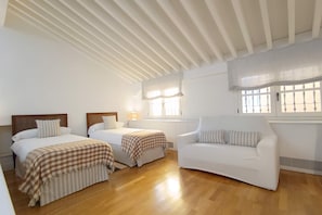 Apartment (3 Bedrooms) | 3 bedrooms, iron/ironing board, free cribs/infant beds, free WiFi