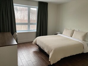 1 chambre, fer et planche à repasser, Wi-Fi, draps fournis