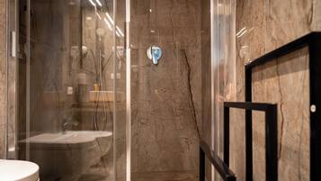 Superior Triple Room | Bathroom | Shower, hair dryer, towels, soap