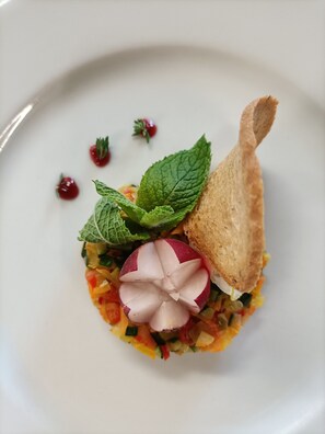 Food and drink - Hotel ***, in the vicinity of the Rosengarten and Lake Carezza. Fabulous cuisine (Trentino-Alto Adige)