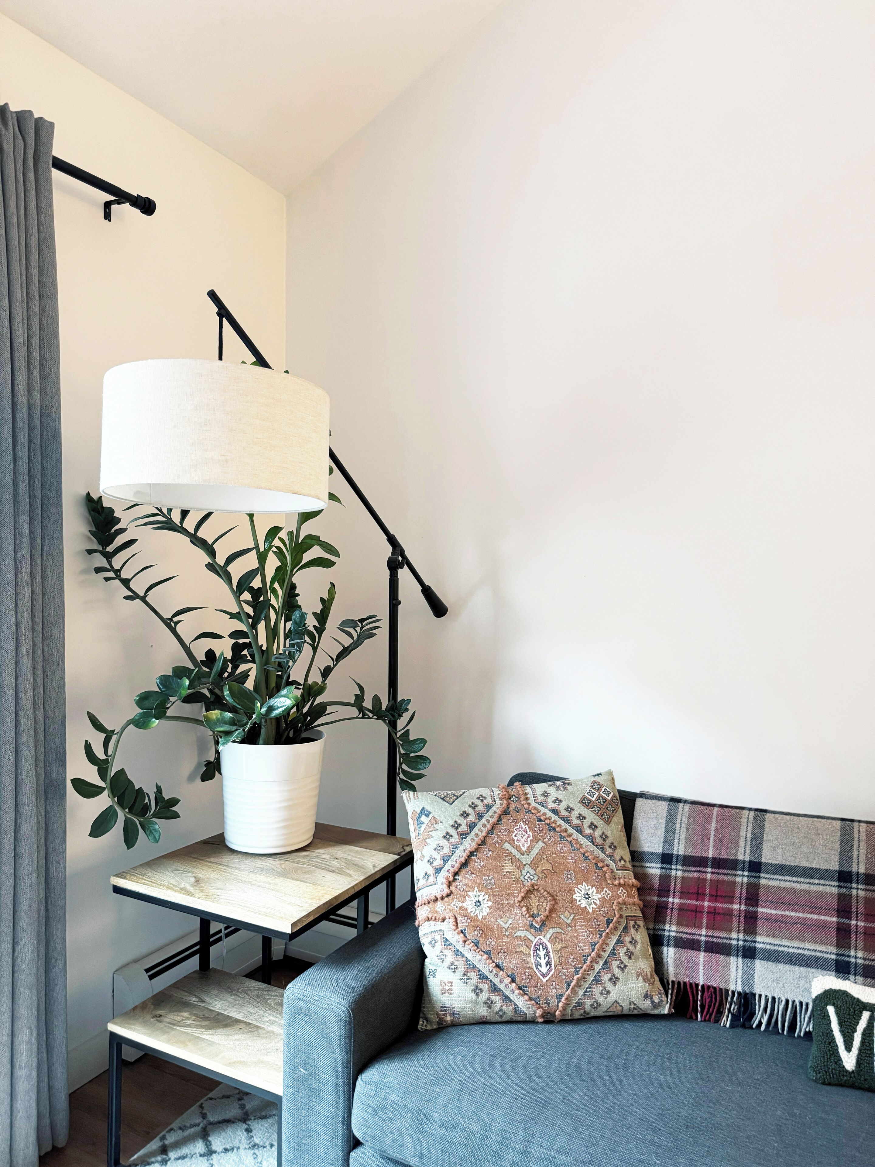 Smart TV, fireplace, stereo