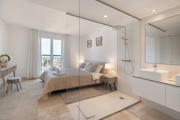2 chambres, fer et planche Ă repasser, Wi-Fi, draps fournis