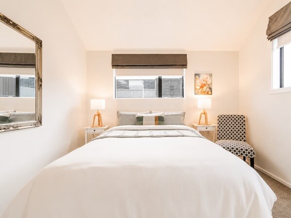2 habitaciones, tabla de planchar con plancha, wifi y ropa de cama 