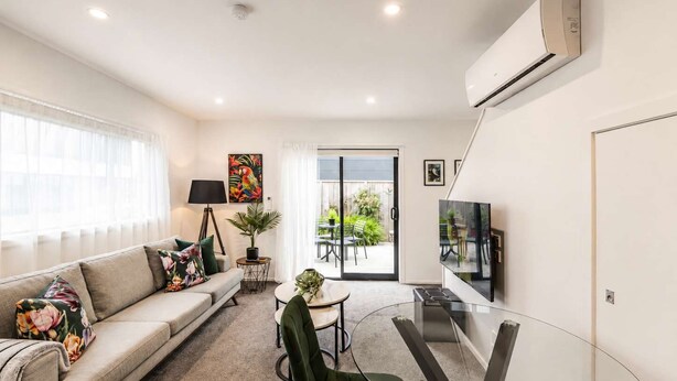TV - Bright City Base | 1BR | Kitchen + Courtyard (Christchurch)