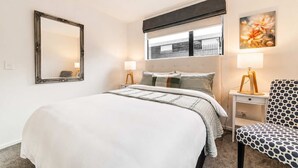 2 bedrooms, iron/ironing board, WiFi, bed sheets - Bright City Base | 1BR | Kitchen + Courtyard (Christchurch)