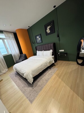 3 bedrooms, desk, iron/ironing board, WiFi
