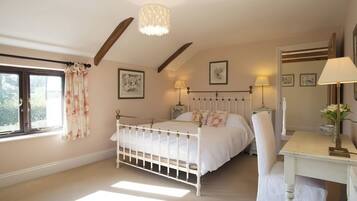 3 Schlafzimmer, individuell dekoriert, individuell eingerichtet