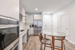 Microwave, stovetop, dishwasher, coffee/tea maker