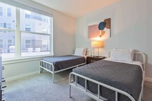 2 bedrooms, desk, iron/ironing board, WiFi