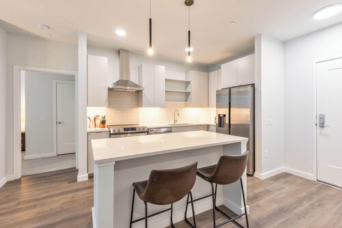 Luxury Apt with Rooftop Terrace and Pool