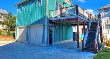 Be Still - Lake Front Apartment