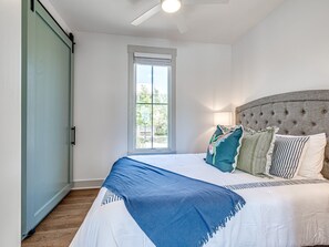 1 chambre, fer et planche à repasser, Wi-Fi, draps fournis