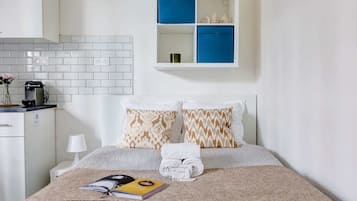 1 slaapkamer, een strijkplank/strijkijzer, reisbedje, gratis wifi