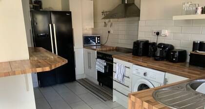 3 bed Semi Detached House Near Stourbridge