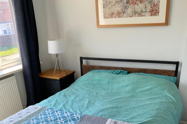 3 bedrooms, iron/ironing board, free WiFi, bed sheets - 3 bed Semi Detached House Near Stourbridge (Stourbridge)