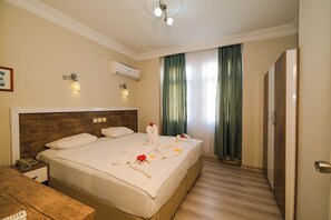 Departamento familiar, balcón | 1 habitación, caja de seguridad en la habitación y escritorio 