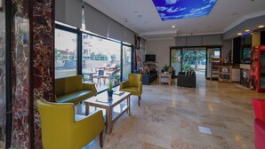 Lobby sitting area - cleopatra king apart hotel (Alanya)