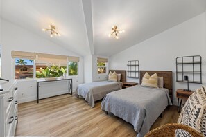 3 bedrooms, desk, iron/ironing board, free WiFi - Oceanview Retreat in Puamana – Steps from the Beach & Surf (Lahaina)