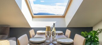 Secure downtown studio with hotel services Pets welcome