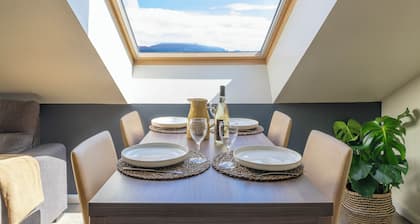 Secure downtown studio with hotel services Pets welcome