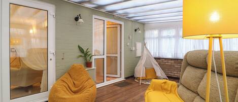 3 bedrooms, individually decorated, individually furnished, free WiFi