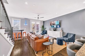 Talo | 4 makuuhuonetta, internet