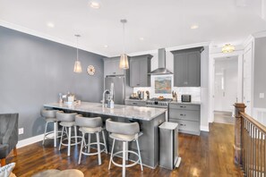 House | 4 bedrooms, Internet - Close to DT Game Garage Bar Large Living Room (Nashville)