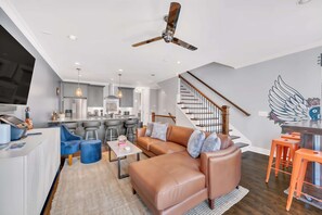 House | 4 bedrooms, Internet - Close to DT Game Garage Bar Large Living Room (Nashville)