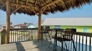 Outdoor dining - La Palapa whole house at pedestrian beach! Surfside Beach Texas! (Freeport)