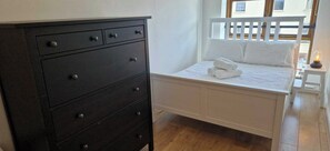 Room - Large 2BD @ Trendy Portobello, Dublin City Centre (Dublin)