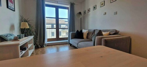 Large 2bd at trendy Portobello, Dublin city centre