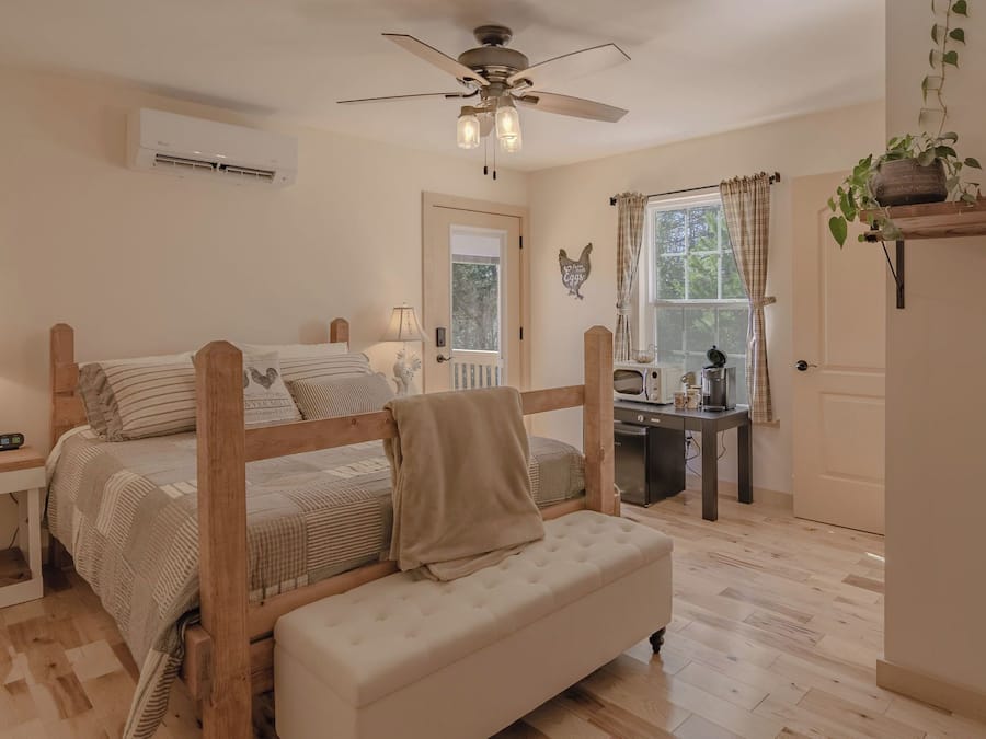 Comfort Double Room, 1 Queen Bed | Iron/ironing board, free WiFi