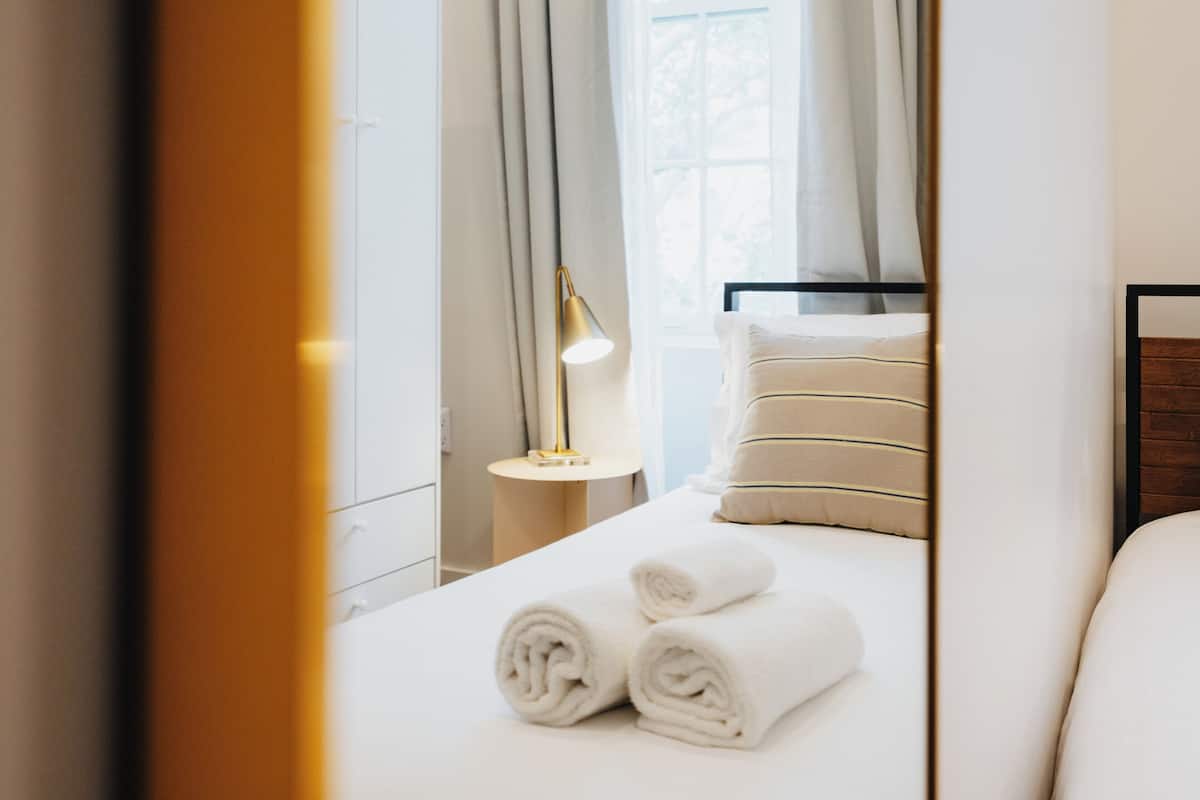 Basic Single Room, 1 Twin Bed, Shared Bathroom | Desk, laptop workspace, WiFi (free)