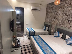 Espacio para trabajar con laptop y wifi gratis