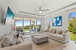 TV, offices - Ocean-View Villa | 2 Pools, Gym & Sunsets (Tamarindo)