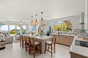 Fridge, microwave, oven, stovetop - Ocean-View Villa | 2 Pools, Gym & Sunsets (Tamarindo)