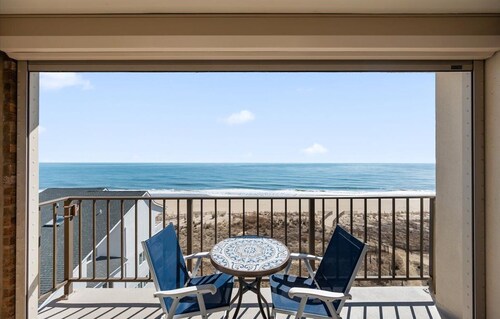 2 BR 2 BA Ocean a Pool and Amazing Ocean/Beach Views