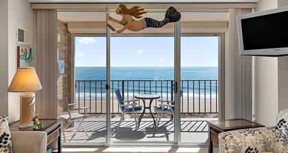 2 BR 2 BA Ocean a Pool and Amazing Ocean/Beach Views