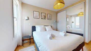 2 chambres, fer et planche à repasser, draps fournis