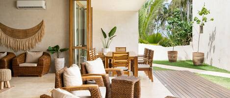 Outdoor dining