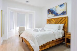 2 slaapkamers, een strijkplank/strijkijzer, wifi, beddengoed