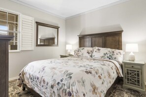 1 bedroom, iron/ironing board, travel cot, WiFi - Dream on the Green – For 4! (Branson)