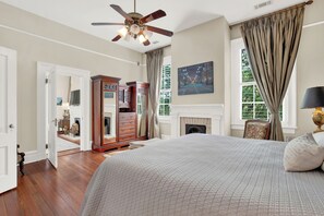 4 bedrooms, iron/ironing board, free WiFi, bed sheets - Grooving on Gwinnett (Savannah)