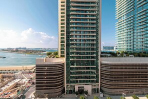 Exterior - Seaside Serenity 1Bd Beachfront Apartment (Emaar Beachfront)