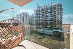 المنطقة المحيطة بالمنشأة