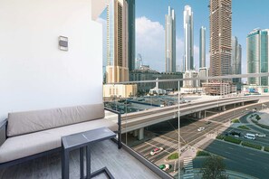 Property grounds - Luxurious 2-Bedroom Pool View Apartment in MAG 318, Business Bay (Business Bay)