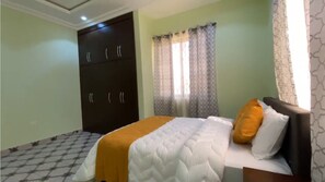 1 chambre, bureau, fer et planche à repasser, Wi-Fi