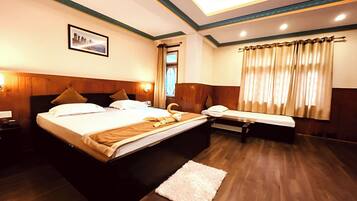 1 bedroom, desk, laptop workspace, free WiFi